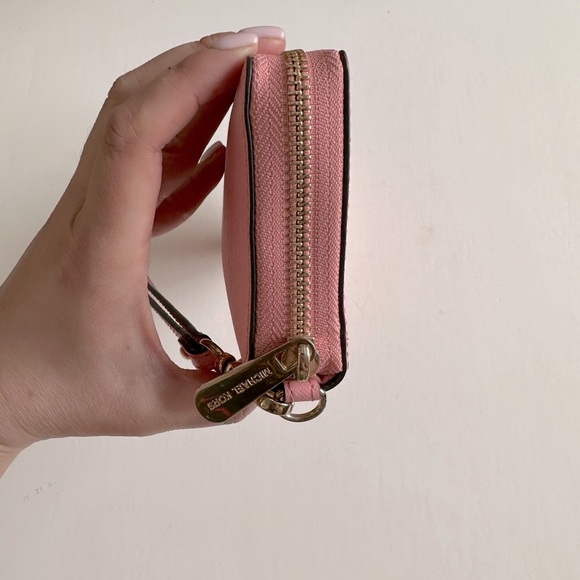 Authentic Pale Pink Michael Kors Wallet - Picture 2 of 11